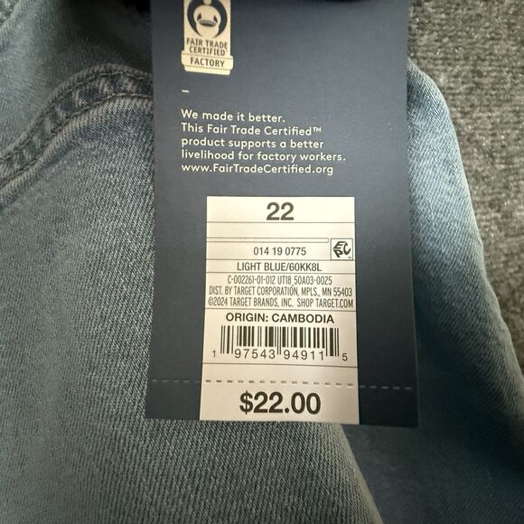 Universal Thread NWT Hi-Rise Cut-offs Size 22 Distressed Denim Comfort Stretch - Picture 9 of 13